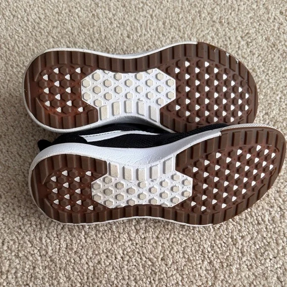 Vans UltraRange Black and White Sneakers - Picture 5 of 5